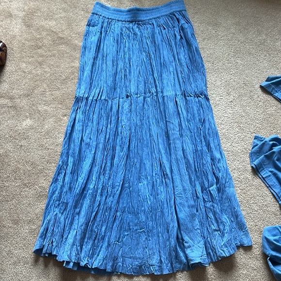 Ladies Dimanche 2 pc. Boatneck top & crinkle skirt set! Sz. L, elastic waist! - Picture 5 of 6